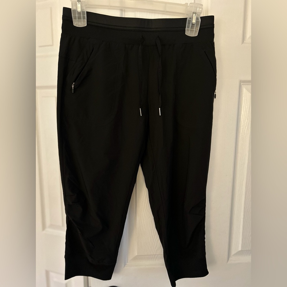 KYODAN Black Drawstring Capris